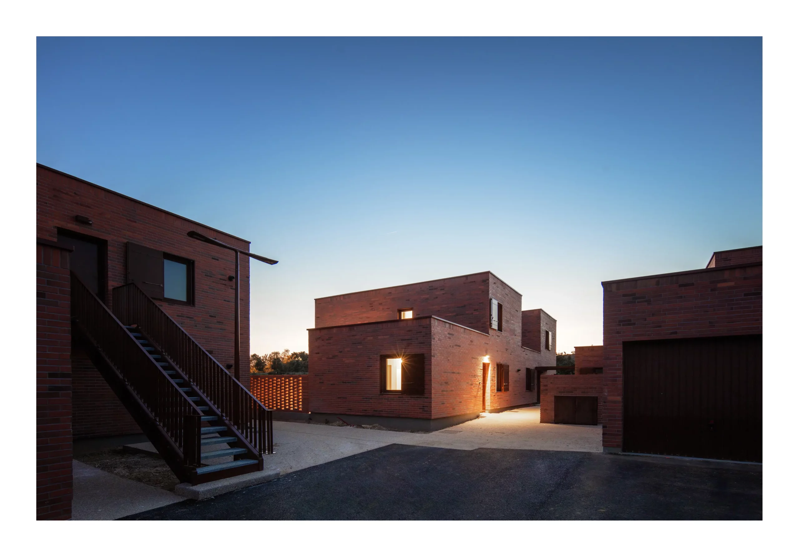 Gendarmerie et logements à Saint Germain Les Corbeils 2